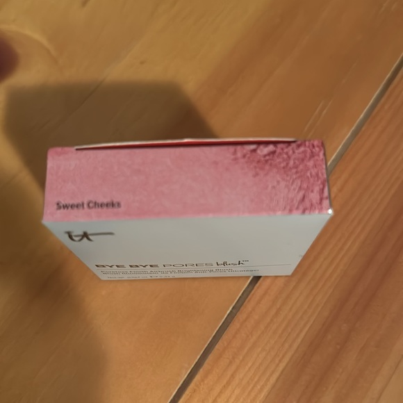 IT Cosmetics Bye Bye Pores Blush, Sweet Cheeks. - Picture 2 of 2